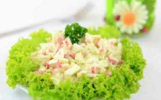 Салат «Нептун» с кальмарами и крабовыми палочками